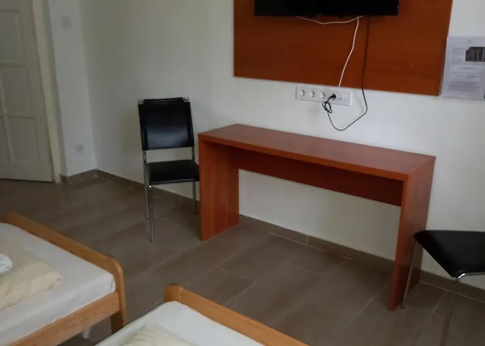 Hostel Oereg-to Youth