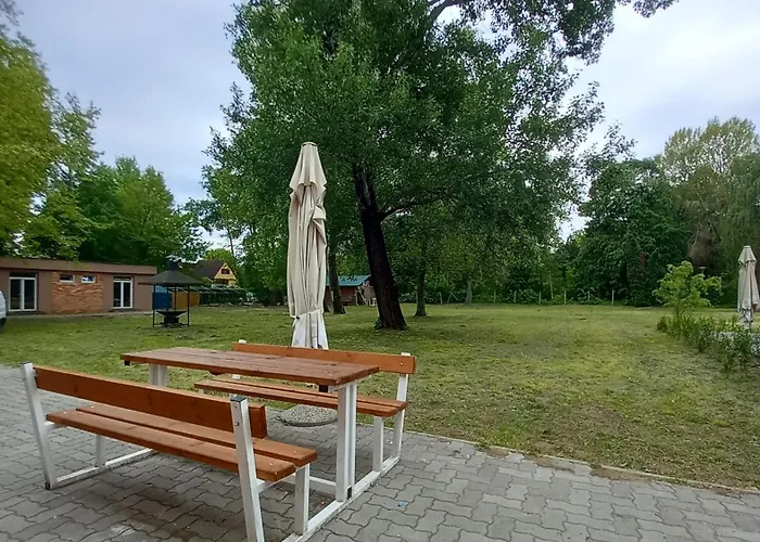 Oereg-to Youth Hostel Tata